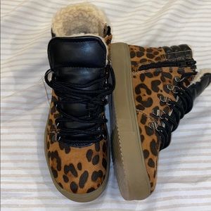 🐆 Leopard Boots